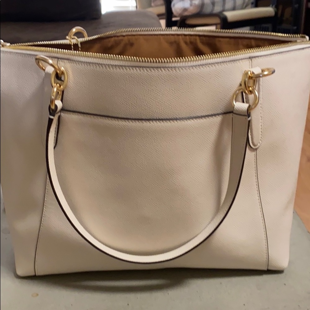 Coach New York hand bag/purse. - Picture 5 of 5